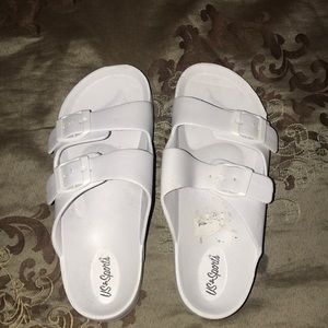 BRAND NEW WHITE SANDALS 🤍‼️